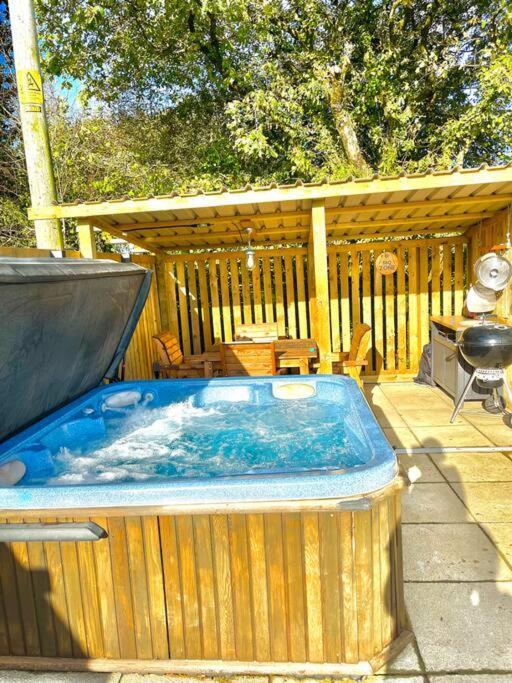 New! Country Boutique Escape . Hot Tub Villa Weare Giffard Exterior photo